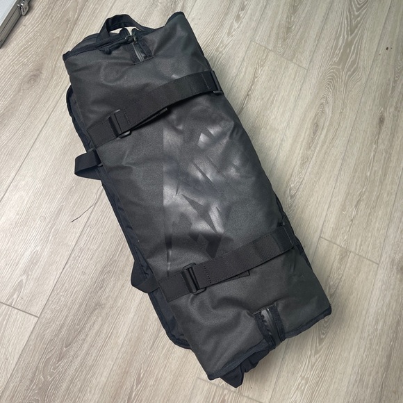 Nike Duffle Bag - Picture 2 of 5